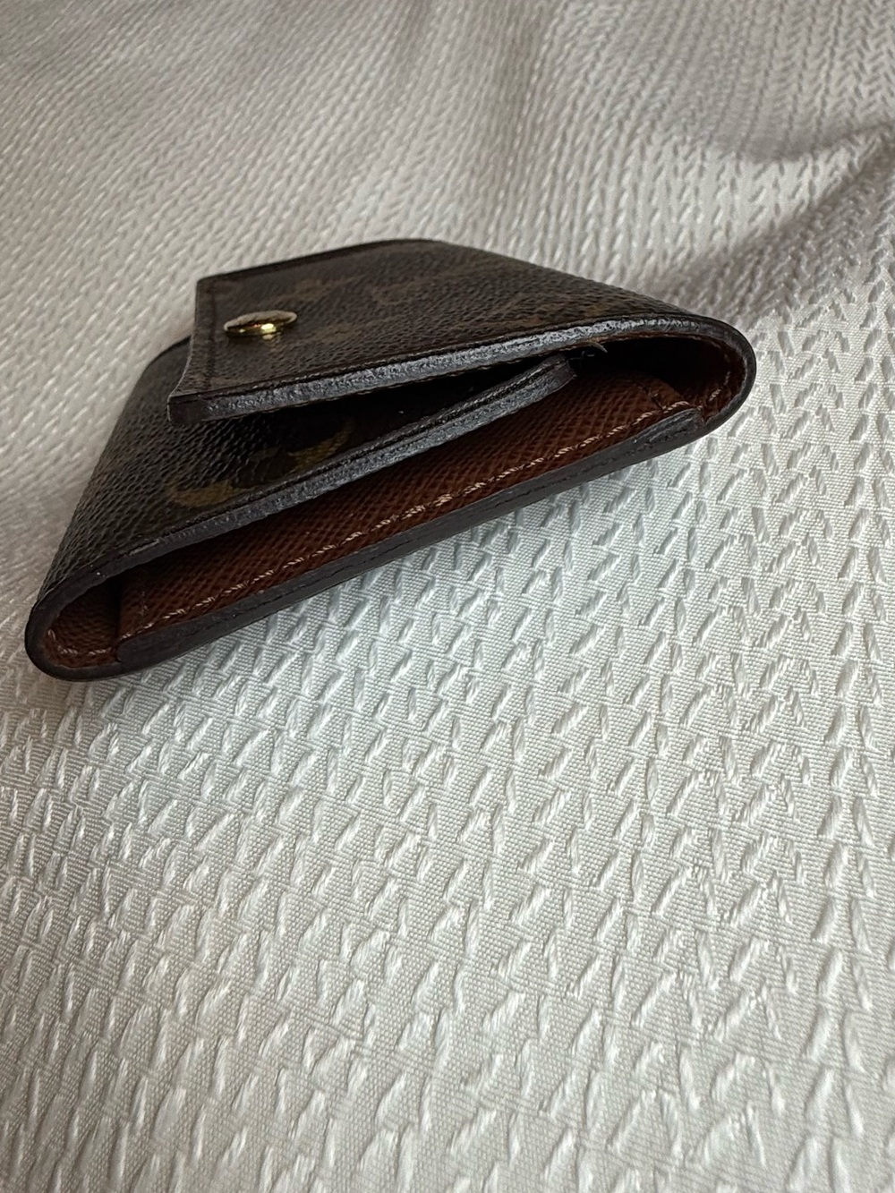 Louis Vuitton Monogram 6 Key Holder - Picture 15 of 15
